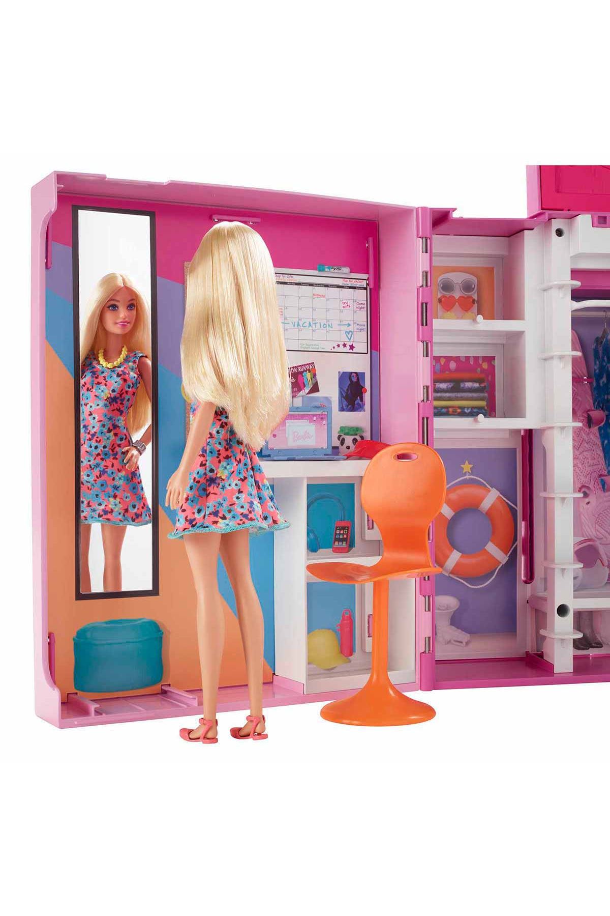 Barbie ve Rüya Dolabı Oyun Seti HGX57