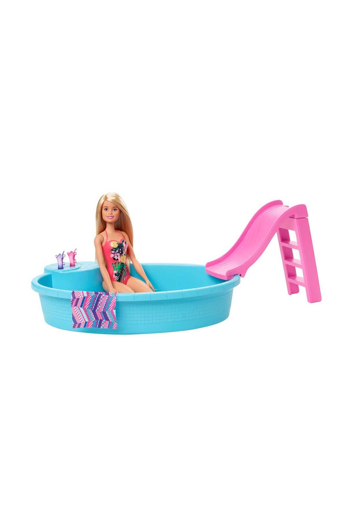 Barbie ve Havuzu Oyun Seti GHL91