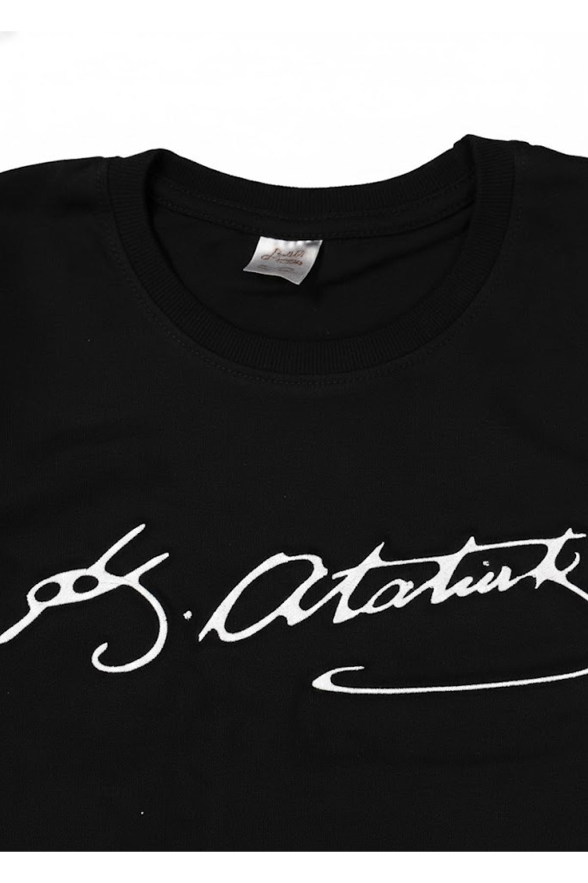 Unisex Siyah Beyaz K. Atatürk Kabartmalı İmzalı Kısa Kol Tişört