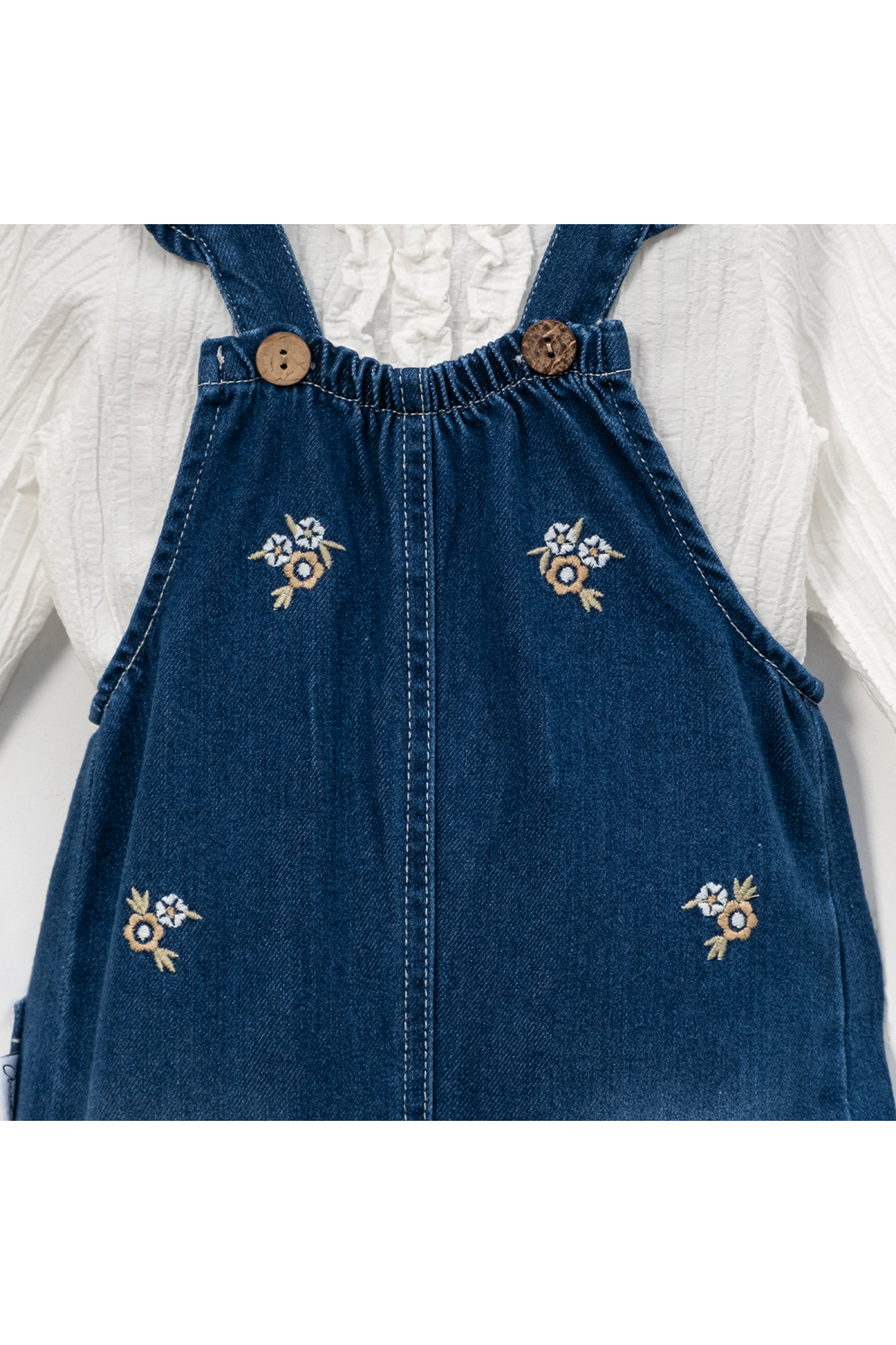 Kız Çocuk Beyaz Laci Çiçek Nakışlı Düğmeli Gömlekli Kot Salopet Takım