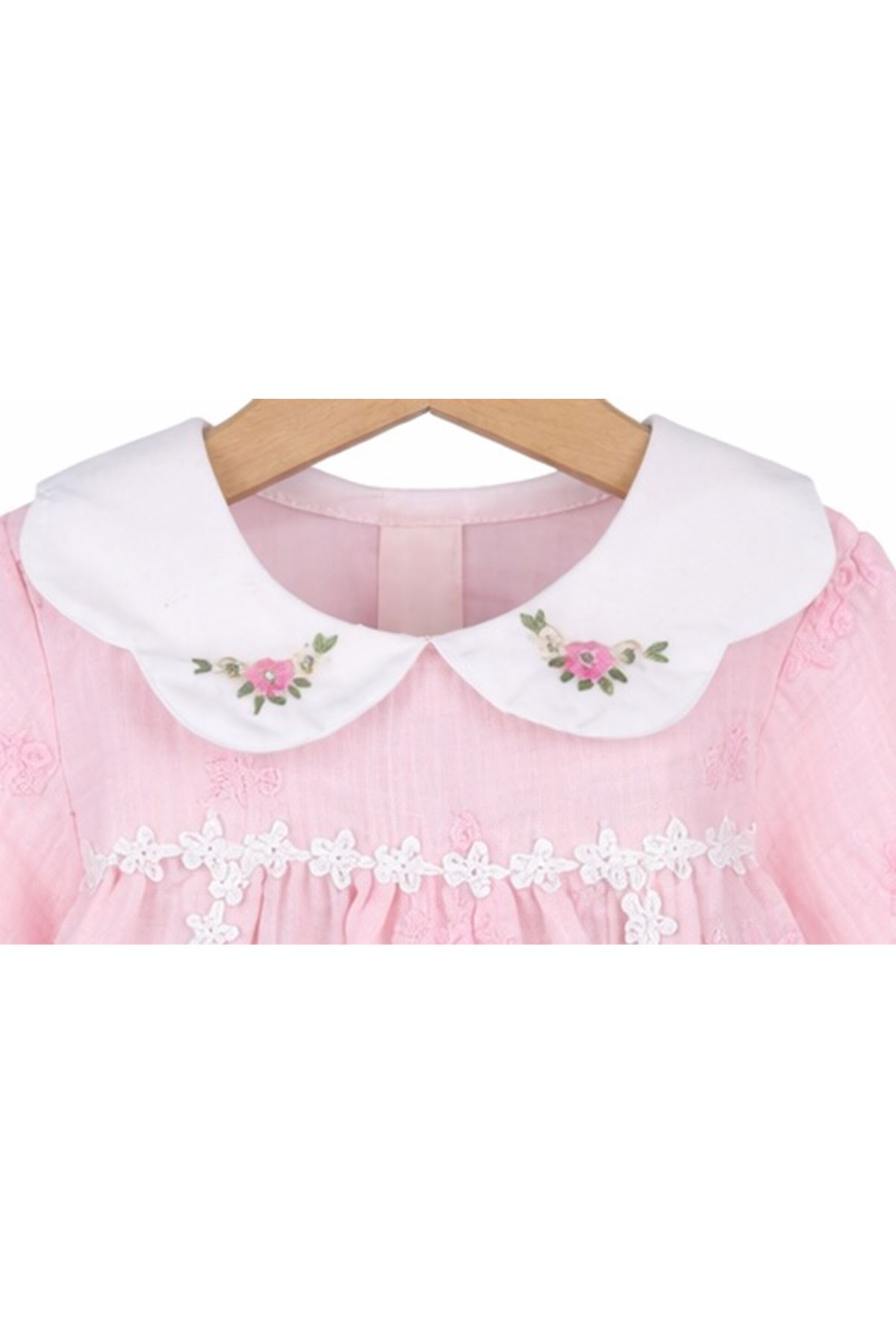 Kız Bebek Pembe Nakışlı Yakalı Fistolu Müslin Elbise
