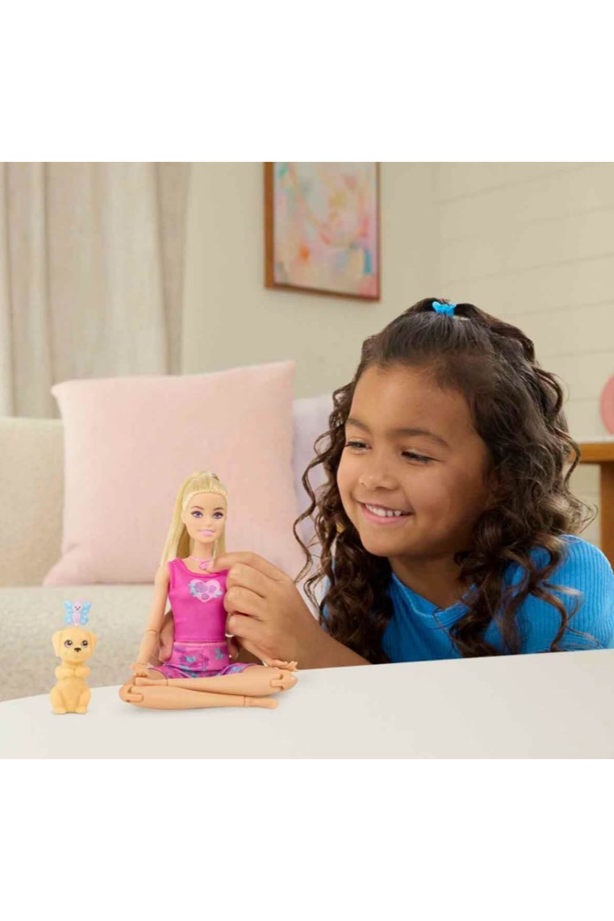 Barbie Sesli ve Işıklı Duyarlı Hareketler Bebeği JJN55