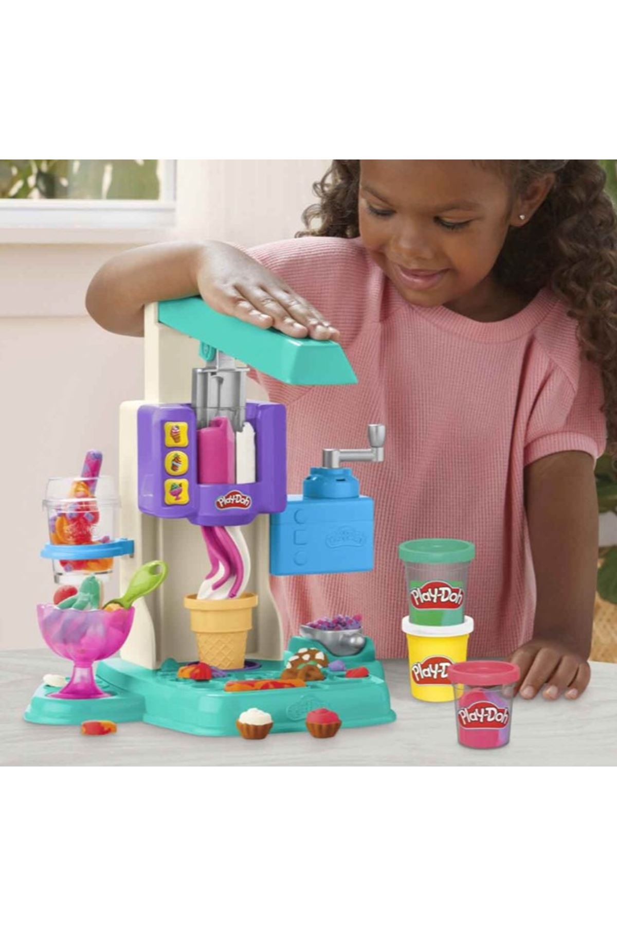 Play Doh Gökkuşağı Dondurma Fabrikası Oyun Seti 4754