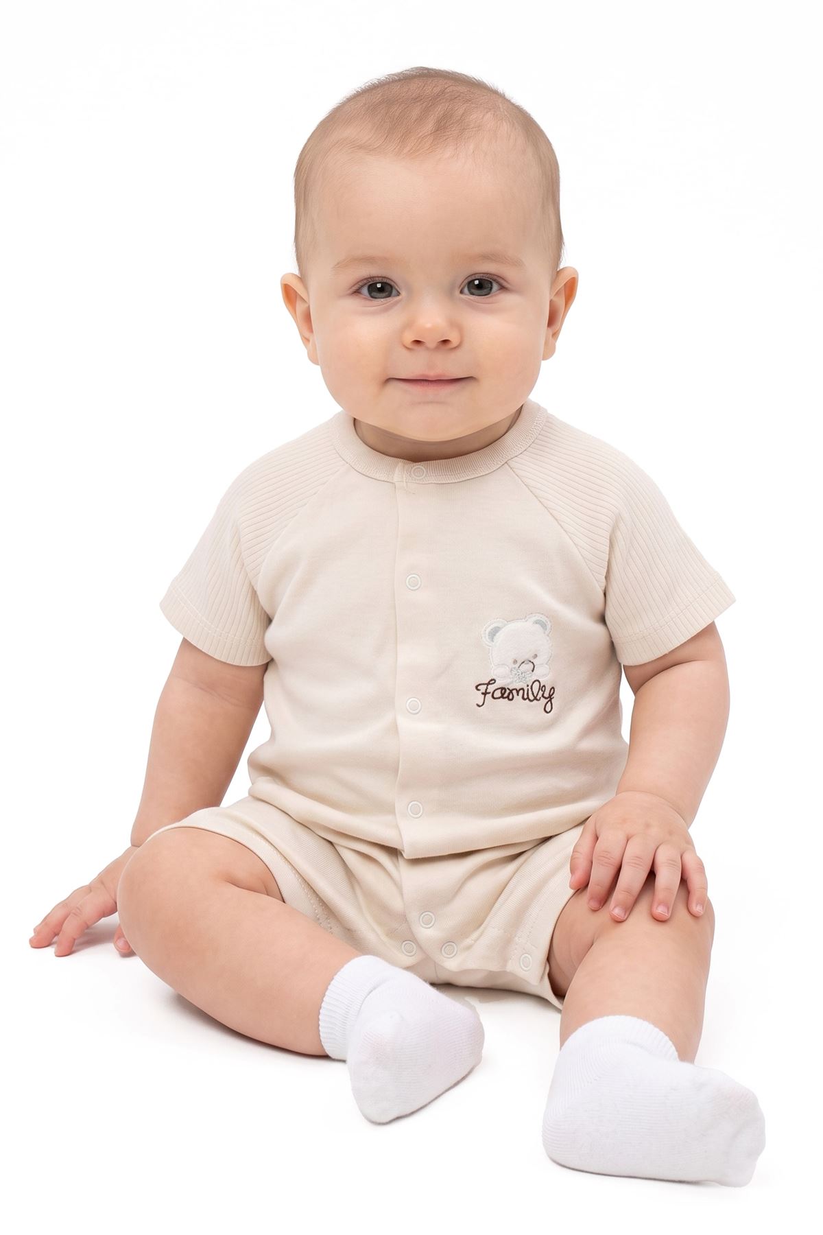 Erkek Bebek Bej Ayı Family Nakışlı Çıtçıtlı Şort Tulum