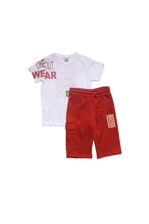 Erkek Çocuk Beyaz Tişörtlü New Armalı Kırmızı Kapri Şortlu 2'li Takım
