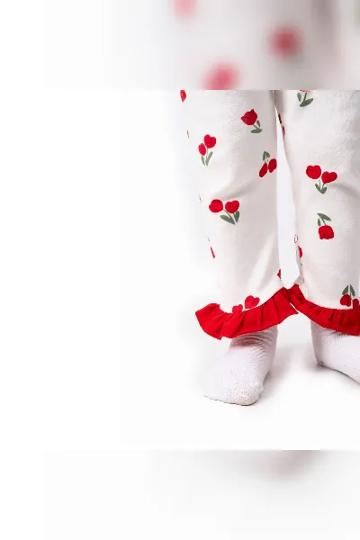 Kız Çocuk Ekru Kırmızı Lale Desenli Fırfırlı Bandanalı Pijama Takımı