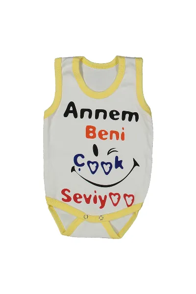 Unısex Beyaz Sarı Biyeli Annem Beni Seviyor Yazılı Askılı Zıbın