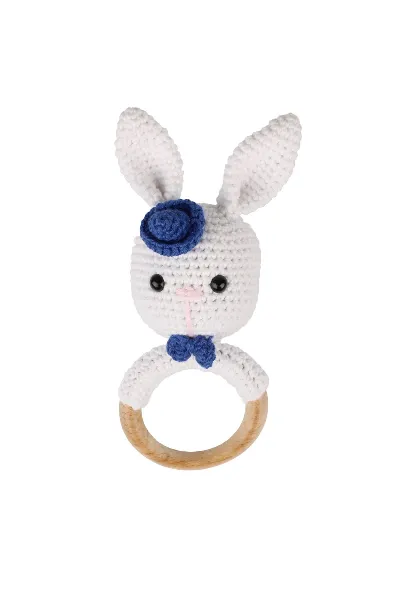 Küçük Mavi Şapkalı Beyaz Tavşan Amigurumi Çıngırak
