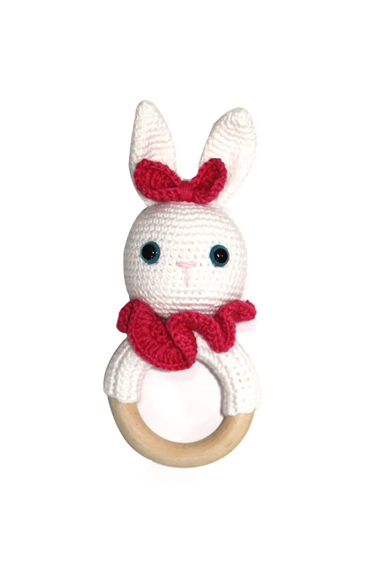 Fuşya Pelerinli Beyaz Tavşan Amigurumi Çıngırak