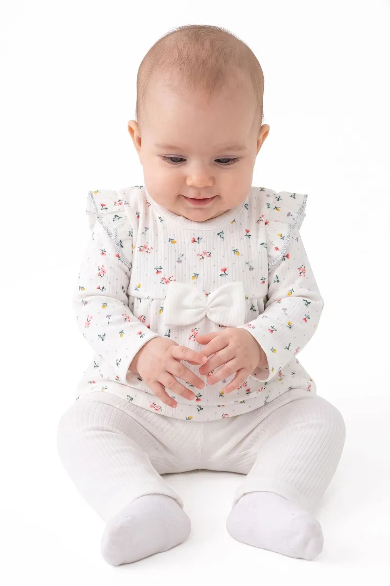 Kız Bebek Ekru Renkli Minik Çiçek Desenli Fırfırlı Pijama Takımı